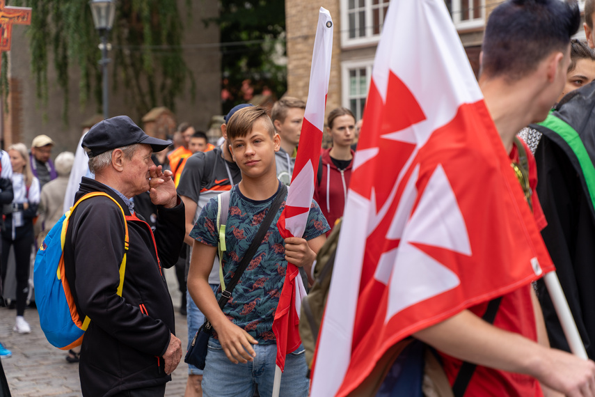 Pielgrzymi wyruszyli na Jasną Górę po raz trzydziesty zdjęcie nr 265960