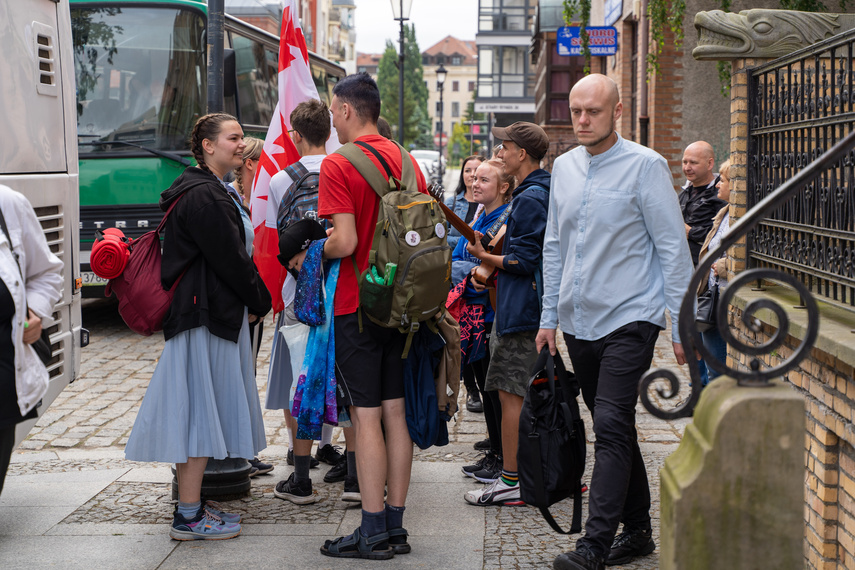 Pielgrzymi wyruszyli na Jasną Górę po raz trzydziesty zdjęcie nr 265938