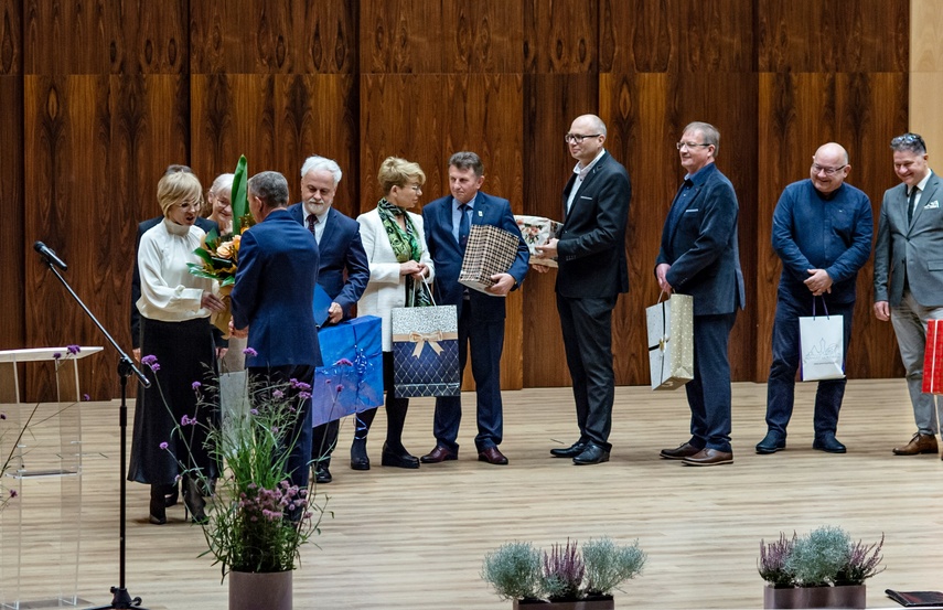 75 lat szkoły pełnej muzyki zdjęcie nr 270372