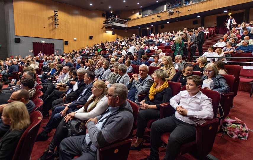 O człowieku dla ludzi i muzycznie zdjęcie nr 270472