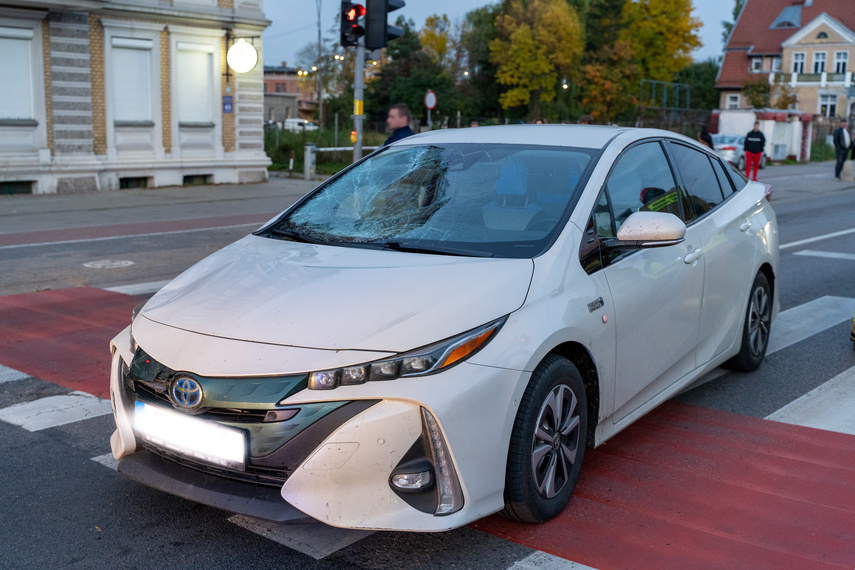 Wypadek na al. Grunwaldzkiej, trzy osoby w szpitalu. zdjęcie nr 270880