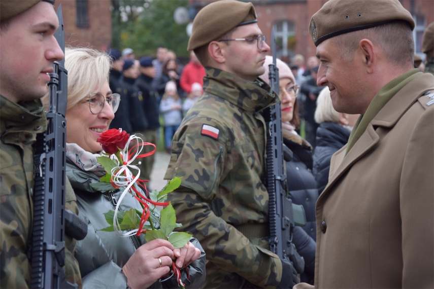 Przysięga WOT w 43 batalionie lekkiej piechoty w Braniewie zdjęcie nr 272137