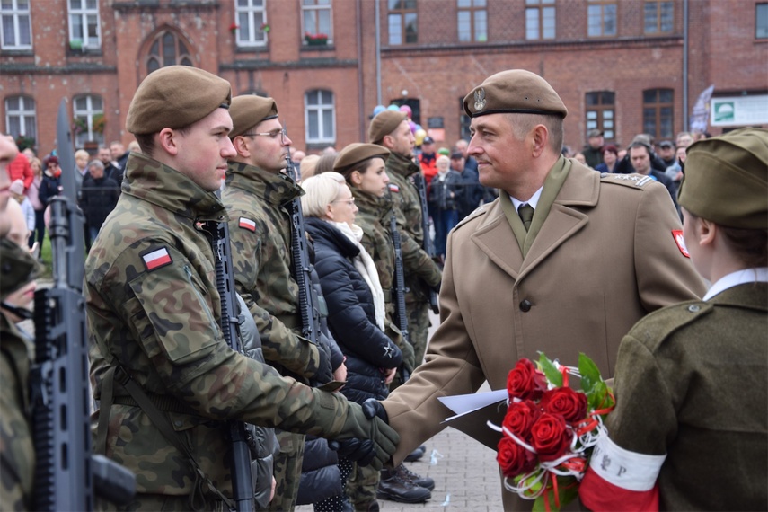 Przysięga WOT w 43 batalionie lekkiej piechoty w Braniewie zdjęcie nr 272136
