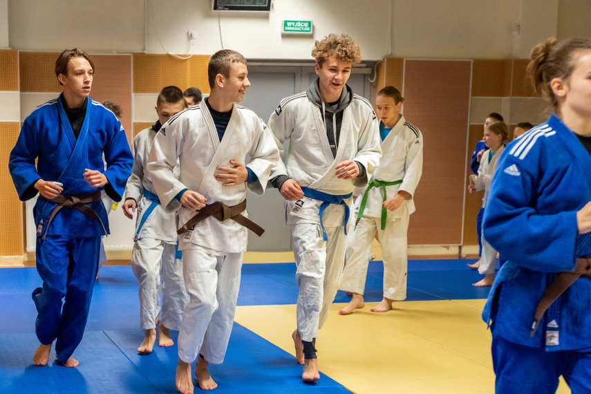 Tomita na macie zdjęcie nr 272633