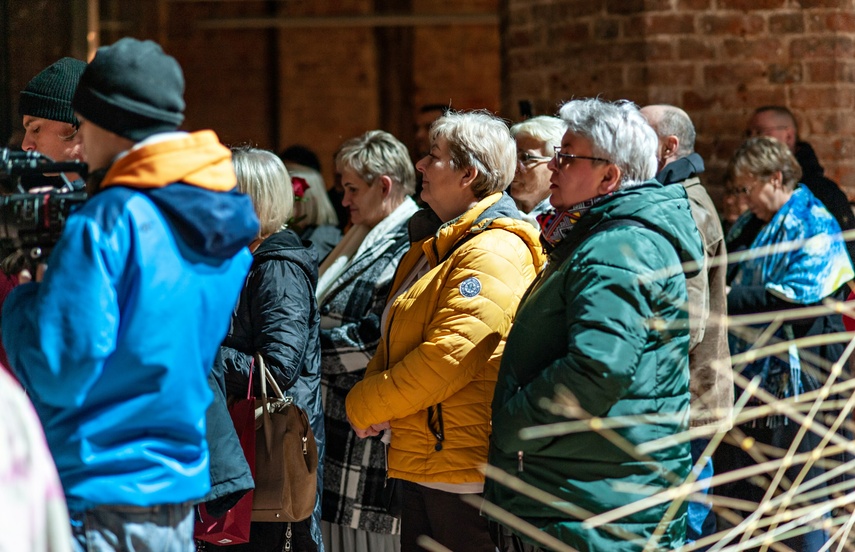 Trawa, wosk i Wszechświat. Nowa wystawa w Galerii El zdjęcie nr 273407