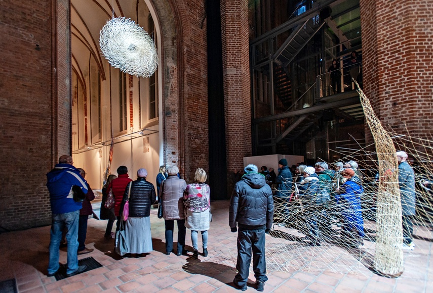 Trawa, wosk i Wszechświat. Nowa wystawa w Galerii El zdjęcie nr 273412