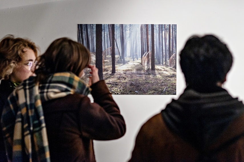 Trawa, wosk i Wszechświat. Nowa wystawa w Galerii El zdjęcie nr 273421