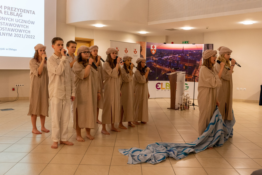 Bogaci w wiedzę, bogatsi o stypendium zdjęcie nr 273693