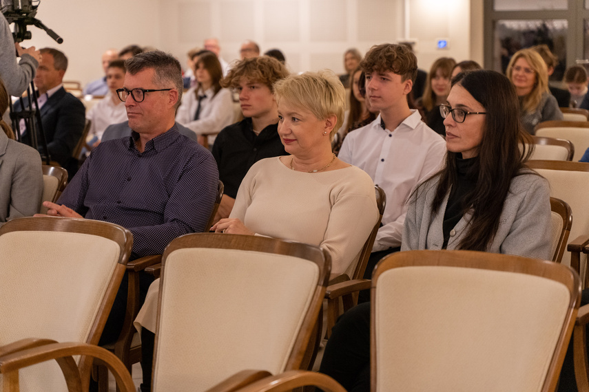 Bogaci w wiedzę, bogatsi o stypendium zdjęcie nr 273699