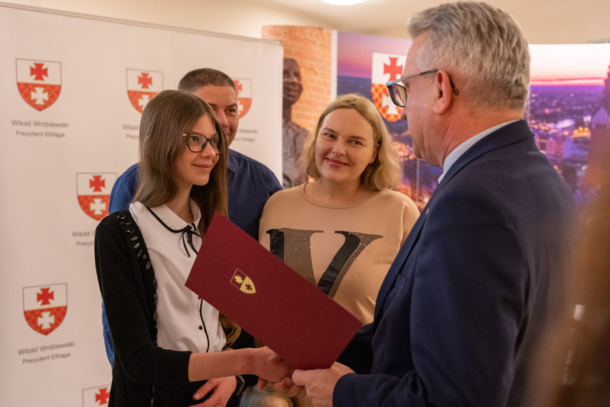 Bogaci w wiedzę, bogatsi o stypendium zdjęcie nr 273707