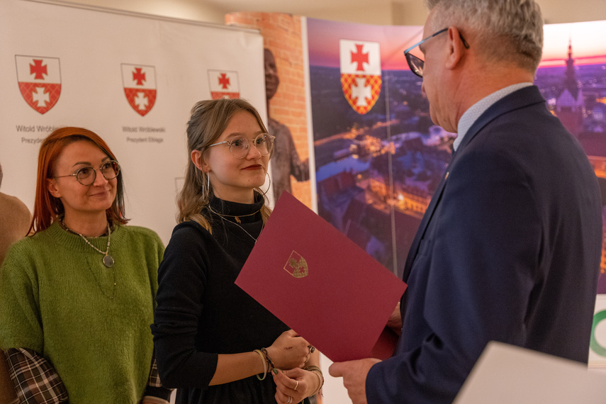 Bogaci w wiedzę, bogatsi o stypendium zdjęcie nr 273719