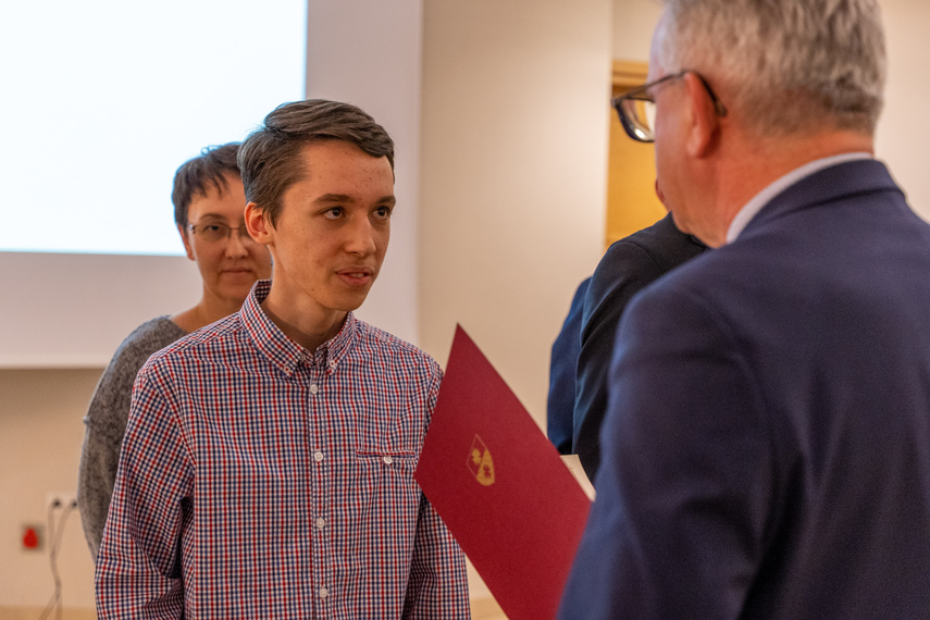 Bogaci w wiedzę, bogatsi o stypendium zdjęcie nr 273739