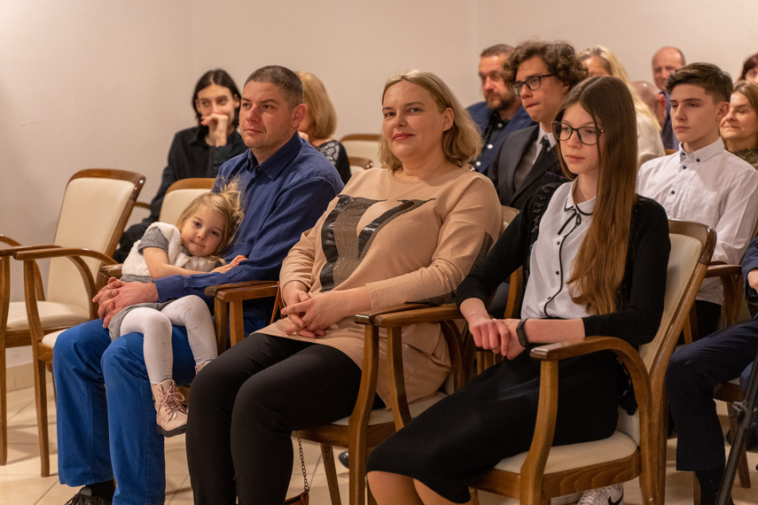 Bogaci w wiedzę, bogatsi o stypendium zdjęcie nr 273700