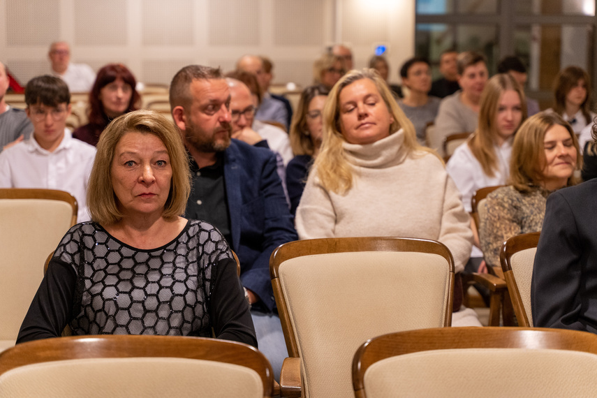 Bogaci w wiedzę, bogatsi o stypendium zdjęcie nr 273705