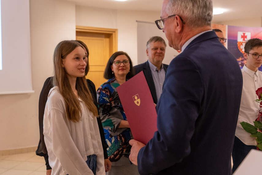 Bogaci w wiedzę, bogatsi o stypendium zdjęcie nr 273734