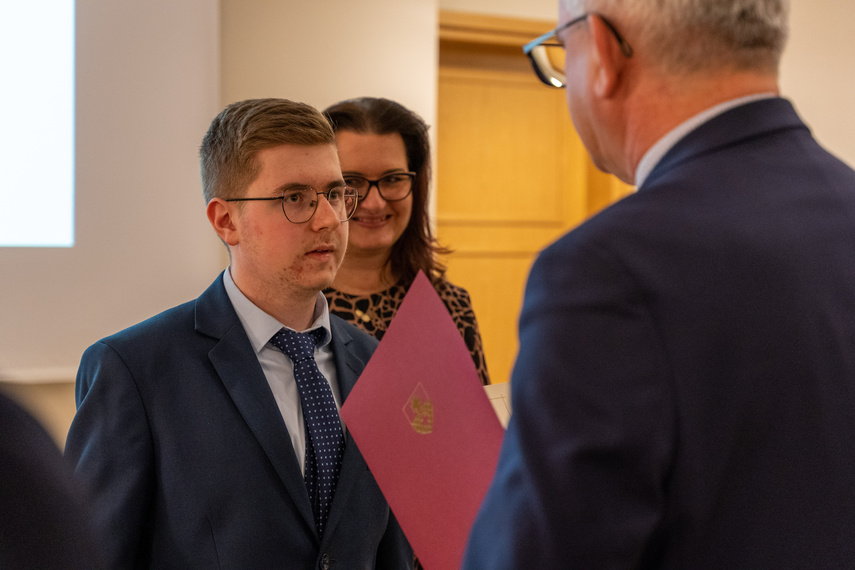 Bogaci w wiedzę, bogatsi o stypendium zdjęcie nr 273721