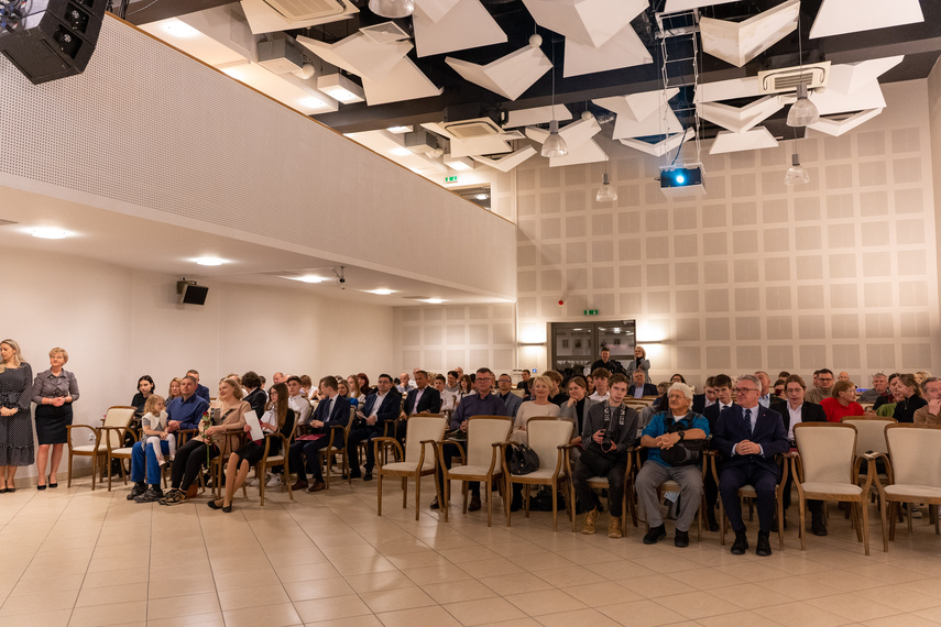 Bogaci w wiedzę, bogatsi o stypendium zdjęcie nr 273744