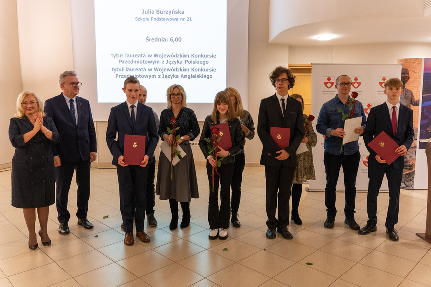 Bogaci w wiedzę, bogatsi o stypendium zdjęcie nr 273718