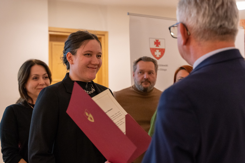 Bogaci w wiedzę, bogatsi o stypendium zdjęcie nr 273720