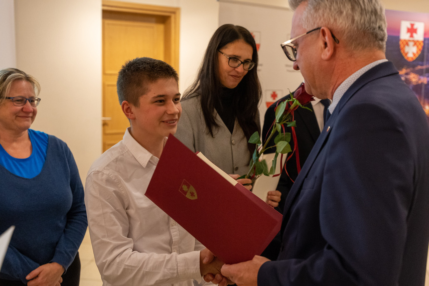 Bogaci w wiedzę, bogatsi o stypendium zdjęcie nr 273726