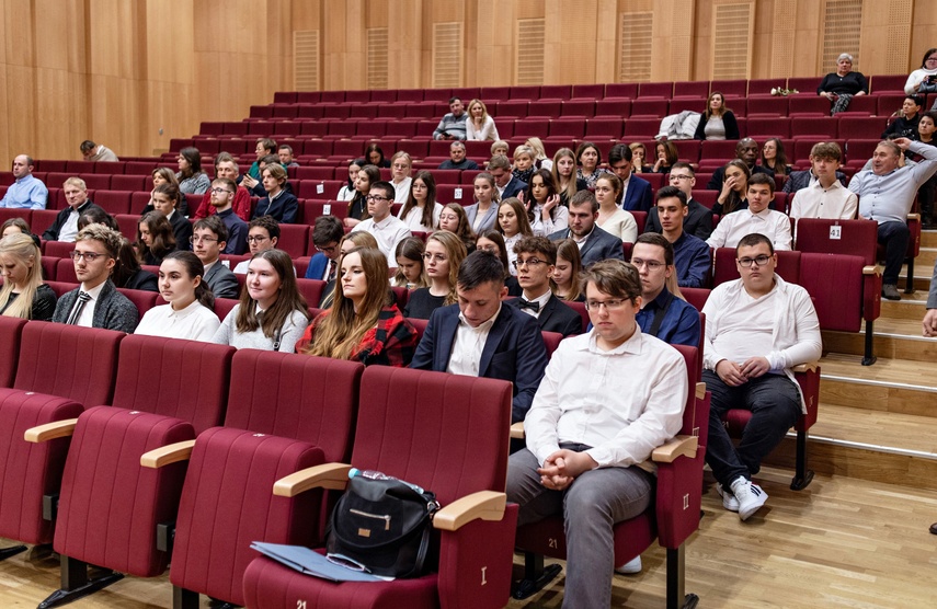 Najlepsi ze stypendiami premiera zdjęcie nr 273750