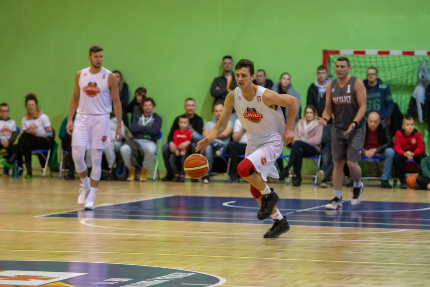 Podziurawiony kosz Wilków zdjęcie nr 274409