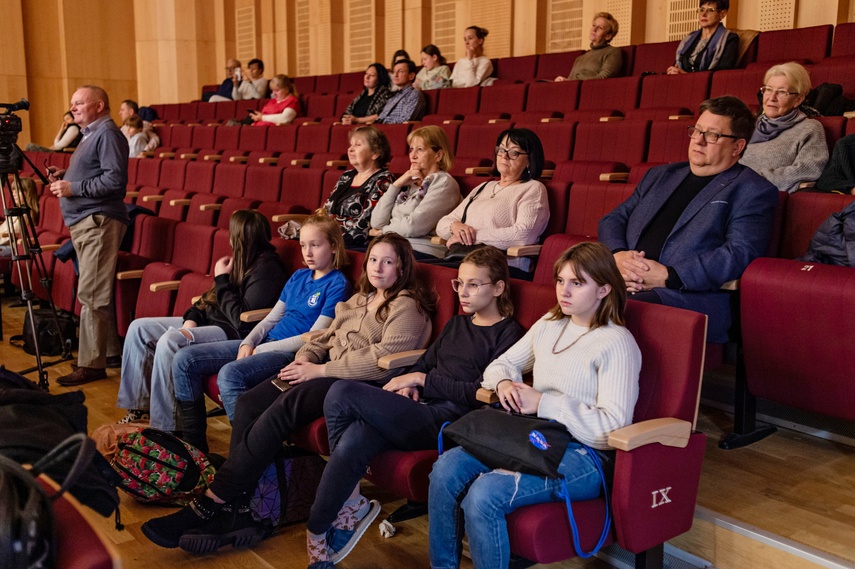 Alicja Król oraz Magdalena Garbecka stypendystkami ETK zdjęcie nr 274446