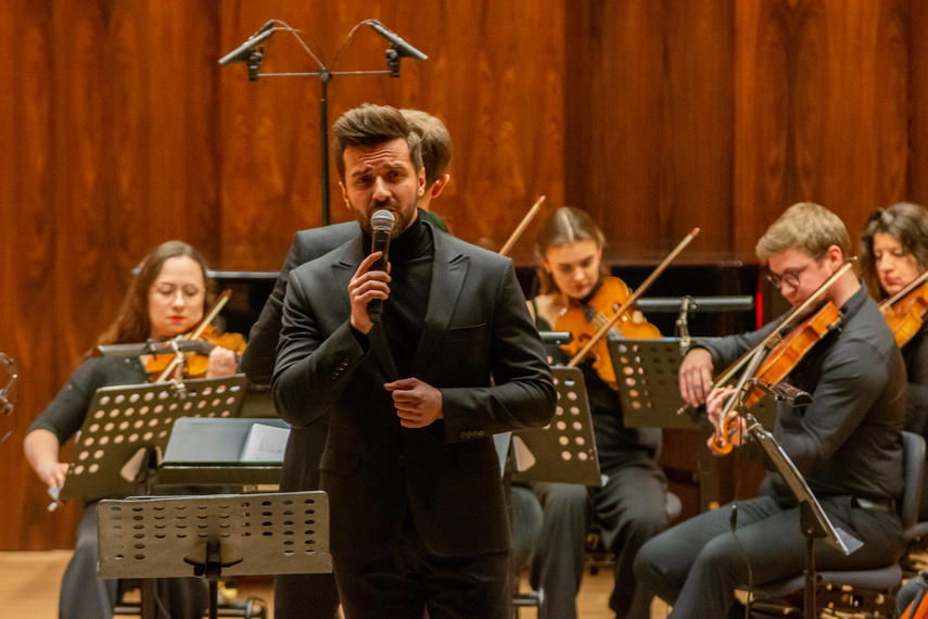 W mroźny wieczór rozbrzmiały kolędy zdjęcie nr 275174