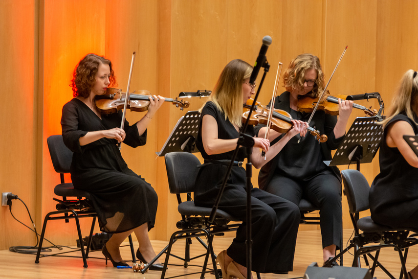 W mroźny wieczór rozbrzmiały kolędy zdjęcie nr 275165