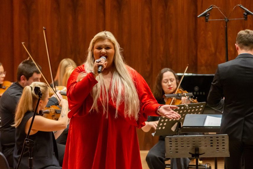 W mroźny wieczór rozbrzmiały kolędy zdjęcie nr 275175