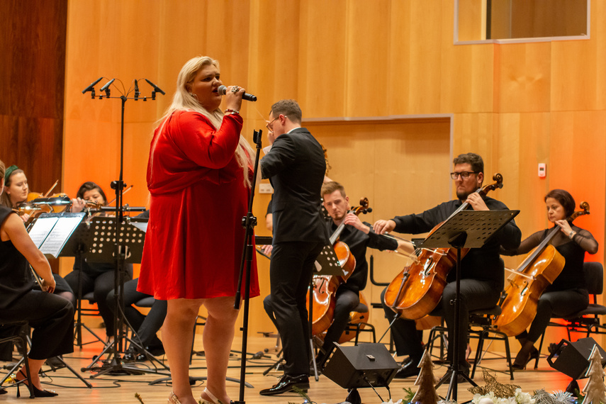 W mroźny wieczór rozbrzmiały kolędy zdjęcie nr 275180