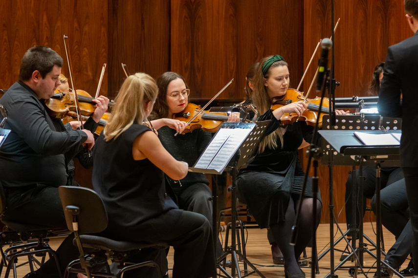 W mroźny wieczór rozbrzmiały kolędy zdjęcie nr 275161