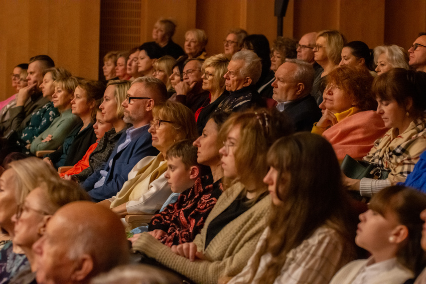 W mroźny wieczór rozbrzmiały kolędy zdjęcie nr 275178