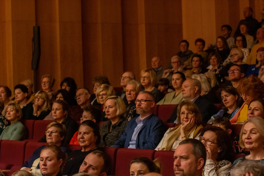 W mroźny wieczór rozbrzmiały kolędy zdjęcie nr 275156