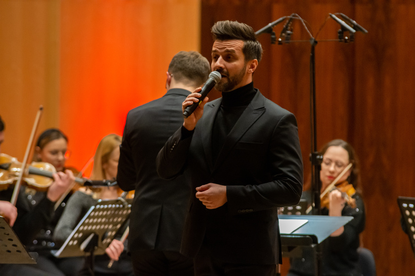 W mroźny wieczór rozbrzmiały kolędy zdjęcie nr 275169