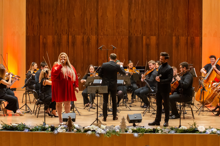 W mroźny wieczór rozbrzmiały kolędy zdjęcie nr 275176