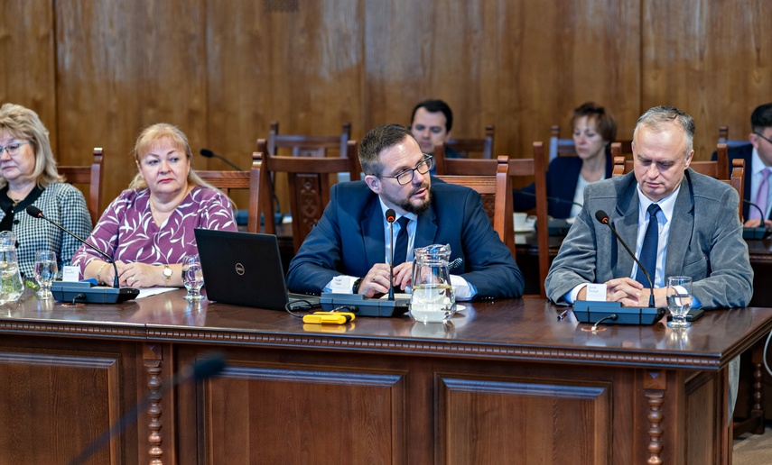 Radni przyjęli budżet Elbląga na 2023 rok zdjęcie nr 275557