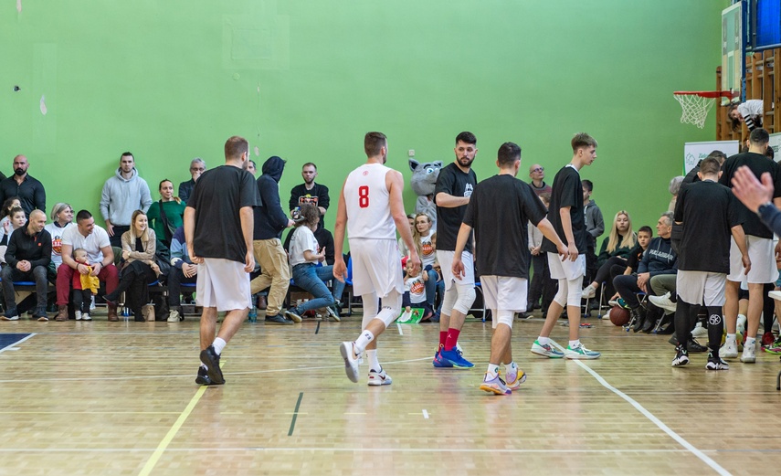 Elbląg Basketball dziurawi kosz