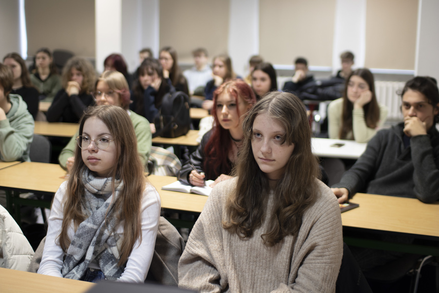 Dużo czytać, dużo pisać, słuchać innych. Podsumowanie konkursu i warsztatów dziennikarskich w ANS zdjęcie nr 280073