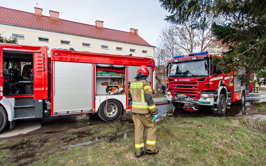 Pożar przy Stawidłowej. Mieszkańcy ewakuowani zdjęcie nr 280207