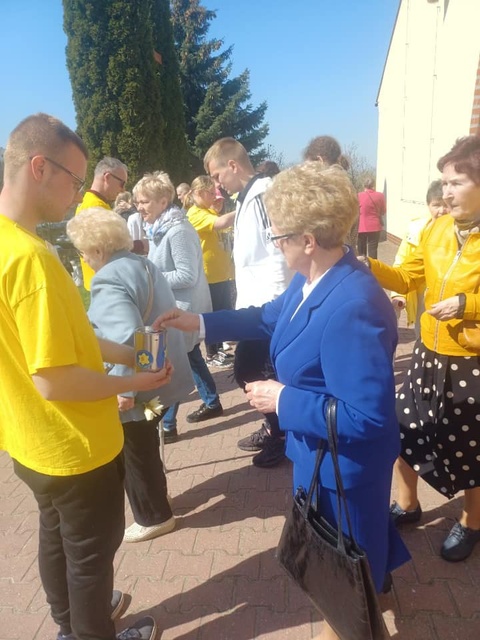 Kwestowali na rzecz elbląskiego hospicjum zdjęcie nr 283341