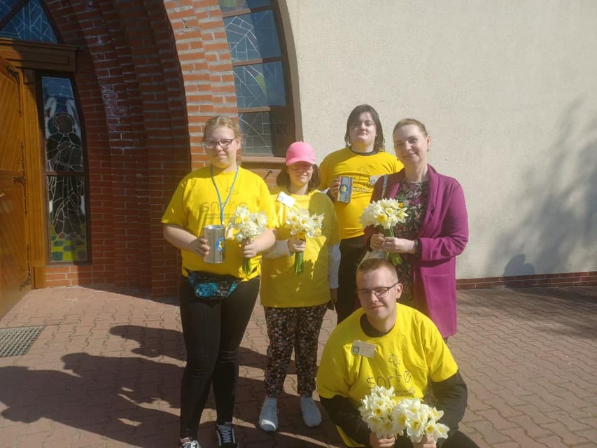 Kwestowali na rzecz elbląskiego hospicjum zdjęcie nr 283343