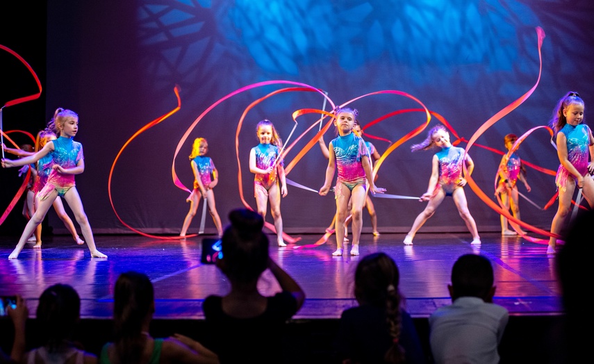 Pokazali w tańcu, co potrafią zdjęcie nr 287828