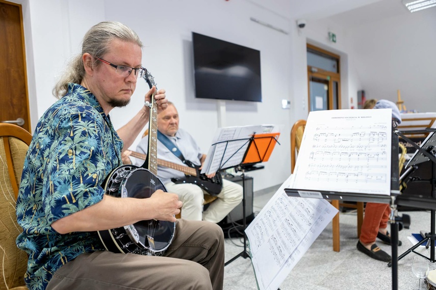 Wernisaż poplenerowy kobiecej grupy malarskiej  zdjęcie nr 287929
