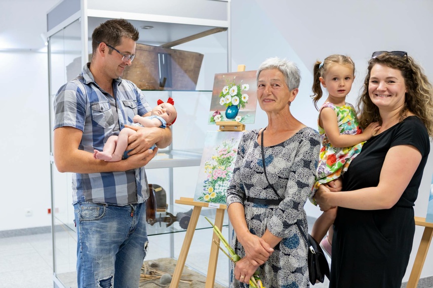 Wernisaż poplenerowy kobiecej grupy malarskiej  zdjęcie nr 287925