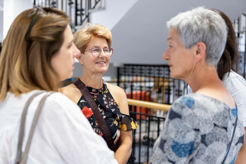 Wernisaż poplenerowy kobiecej grupy malarskiej  zdjęcie nr 287926