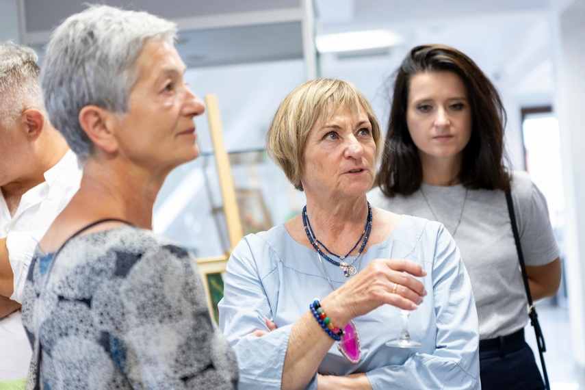 Wernisaż poplenerowy kobiecej grupy malarskiej  zdjęcie nr 287934