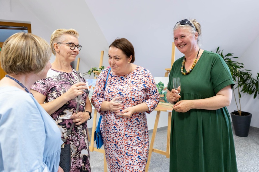 Wernisaż poplenerowy kobiecej grupy malarskiej  zdjęcie nr 287930