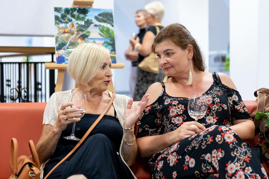 Wernisaż poplenerowy kobiecej grupy malarskiej  zdjęcie nr 287932