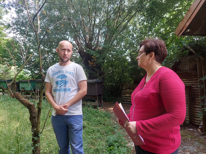 Kontrola w Fundacji Dumni z Elbląga. Prezes pokazuje posiadłość, ale dokumentów nie zdjęcie nr 287984